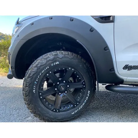 Pickup Attitude Kit elargisseur d'ailes Black Matt Edition Double Cabine avec ou sans Park Assist