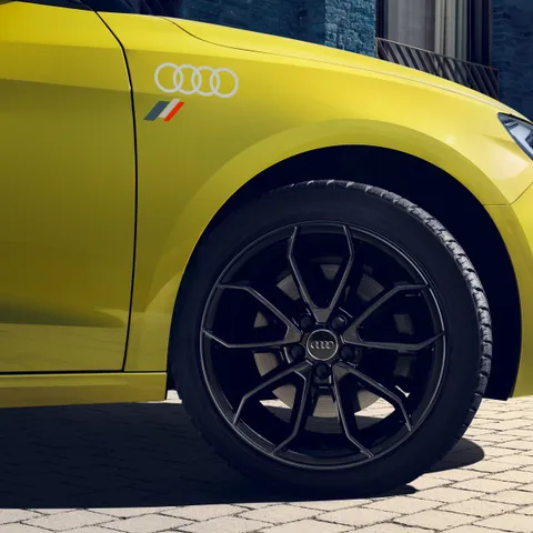 Films décoratifs anneaux Audi avec drapeau heritage argent fleuret
