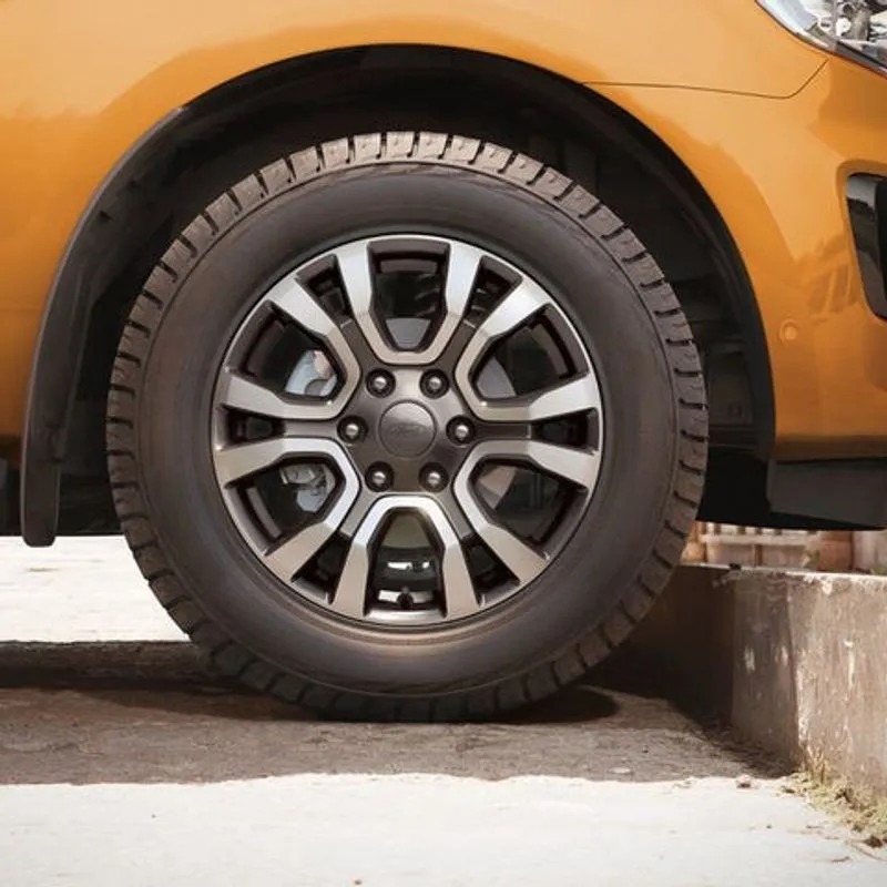 RANGER JANTE EN ALLIAGE 18 MODÈLE À 6 BRANCHES EN Y MEDIUM BOLDER GREY 2019 FORD