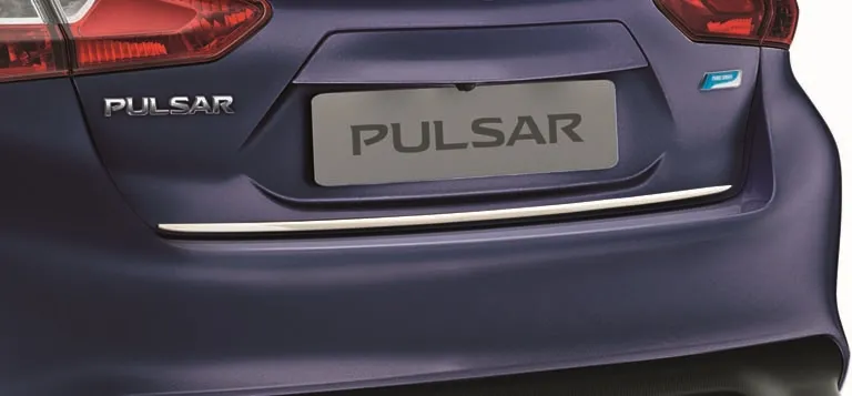 BAGUETTE DE COFFRE BLANC ARCTIQUE NISSAN