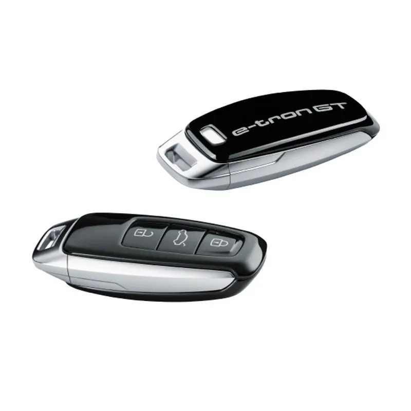 COUVRE-CLÉ NOIR MYTHE AVEC LOGO E-TRON GT EN ARGENT FLEURET AUDI