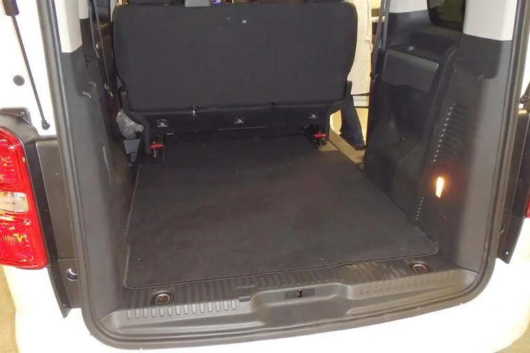 TAPIS DE COFFRE MOQUETTE AIGUILLETEE PEUGEOT