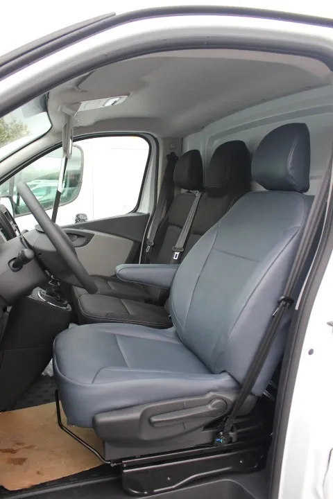 HOUSSES SUR MESURE TISSU GAMME PRÉFÉRENCE JEU AVANT NISSAN