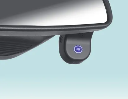 CAMÉRA DE PLANCHE DE BORD AVEC RÉSOLUTION « FULL HD », FONCTIONNE AVEC L'ÉCRAN TACTILE SYNC®3 ET/OU AVEC APPLINK® FORD