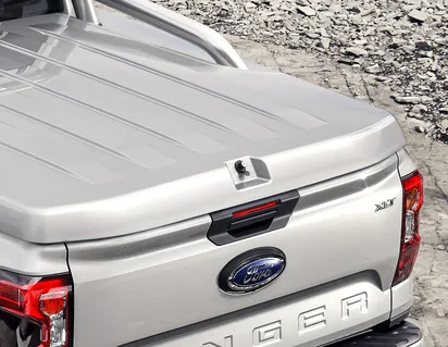 COUVRE-TONNEAU RIGIDE MOONDUST SILVER FORD