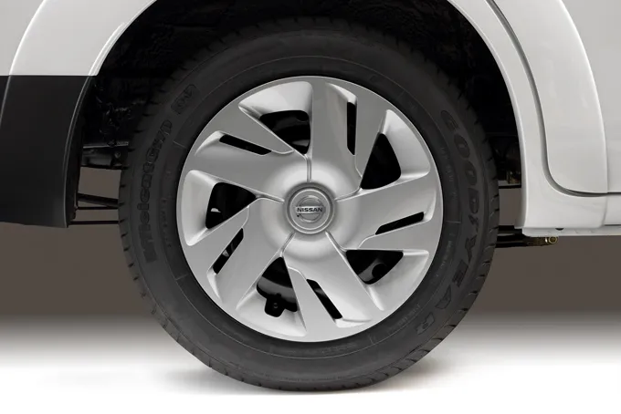 ENJOLIVEURS D'ORIGINE (×4) NISSAN