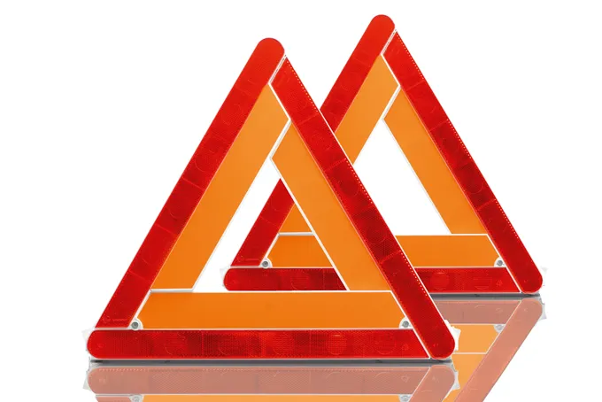TRIANGLES DE PRÉ-SIGNALISATION (X2) NISSAN