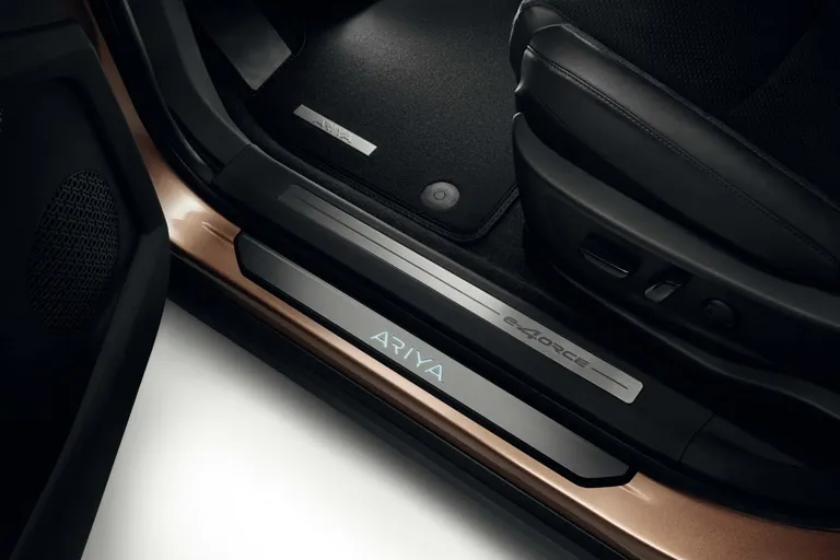 SEUIL DE PORTE PREMIUM RÉTROÉCLAIRÉ NISSAN