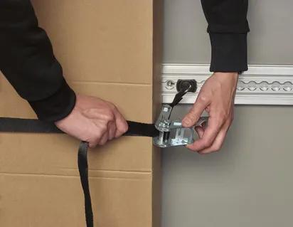 PACK DE FIXATION DE CHARGEMENT COFFRE BLEU ET BLANC TRANSLUCIDE FORD