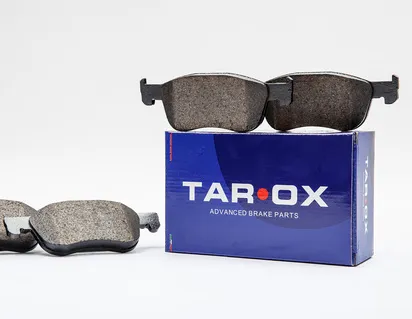 KIT DE PLAQUETTES DE FREIN AVANT FORD PERFORMANCE STRADA 122 (VOIES RAPIDES) TAROX®*