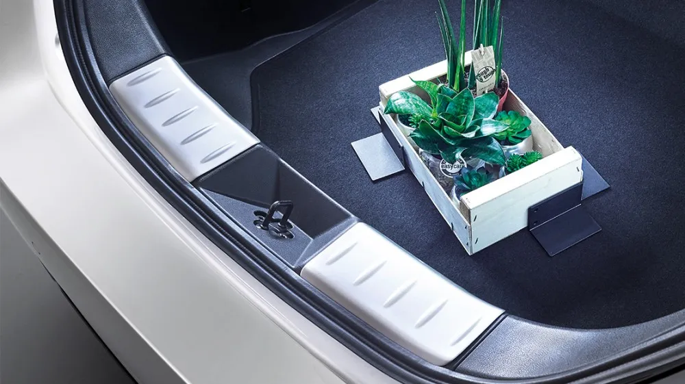 SEUIL DE COFFRE EN ALUMINIUM NISSAN