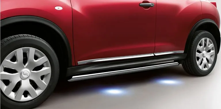 BARRES LATÉRALES AVEC ILLUMINATION EN ACIER INOXYDABLE NISSAN