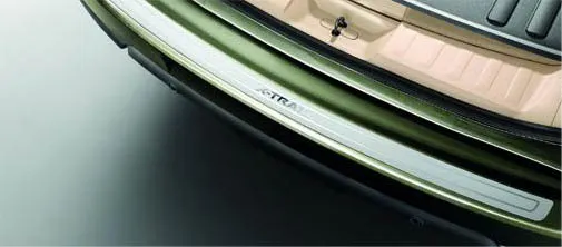 SEUIL DE COFFRE EXTÉRIEUR NISSAN