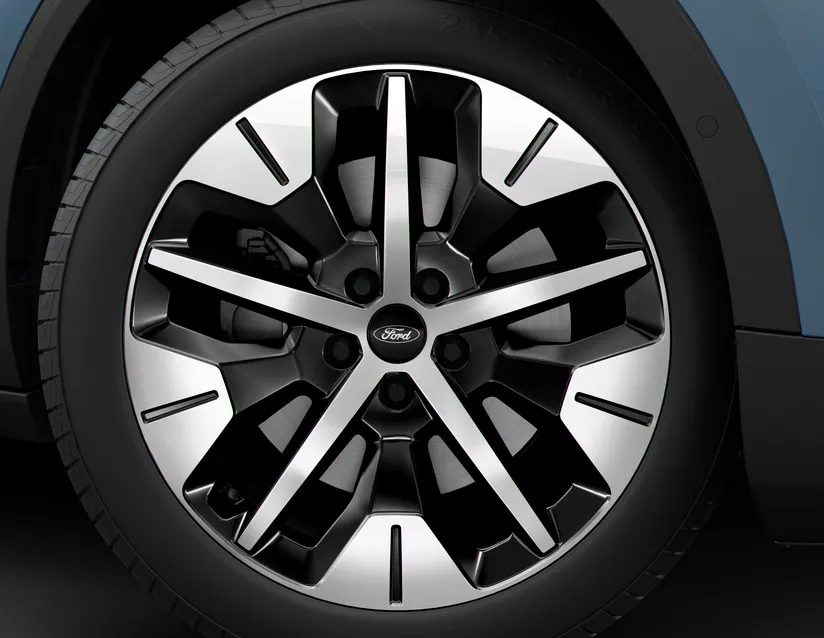 JANTE EN ALLIAGE 19" ARRIÈRE, MODÈLE À 5 BRANCHES, ABSOLUTE BLACK ET BRIGHT MACHINED FORD