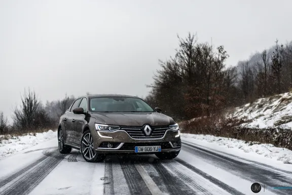 Nous répondons aux questions fréquentes sur les accessoires Renault hiver 